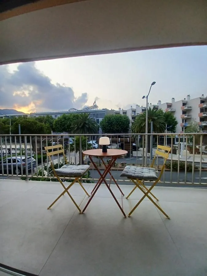 شقة Superbe Appartement A 2 Minutes De La Mer كافالير سور مير